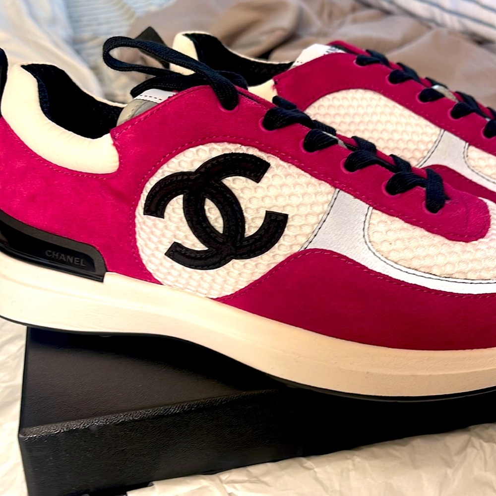 CHANEL SNEAKERS